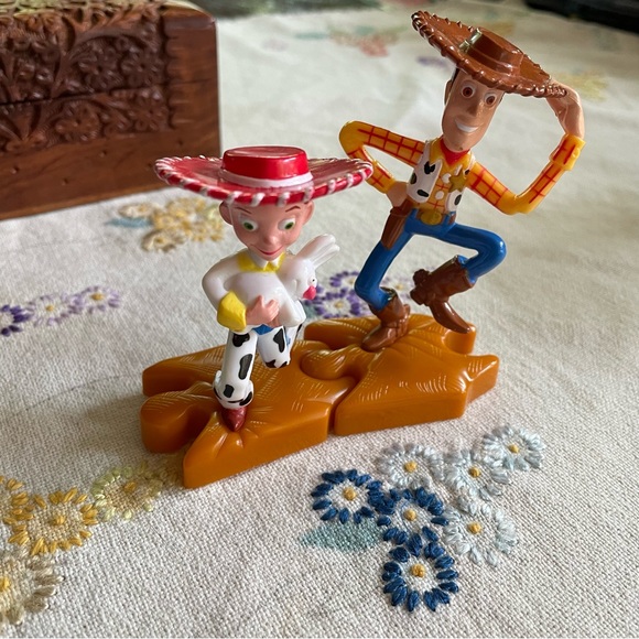 Disney Pixar Other - Vintage Disney Toy Story 2 McDonald's Happy Meal Interlocking Woody & Jessie 4"